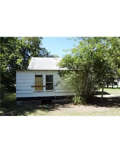 314 N Maple St, Commerce, OK 74339 photo 2