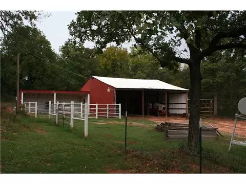6832 N Pottawatomie Rd, Harrah, OK 73045 photo 3