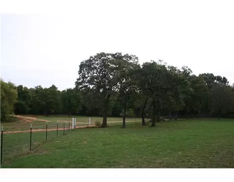 6832 N Pottawatomie Rd, Harrah, OK 73045 photo 8