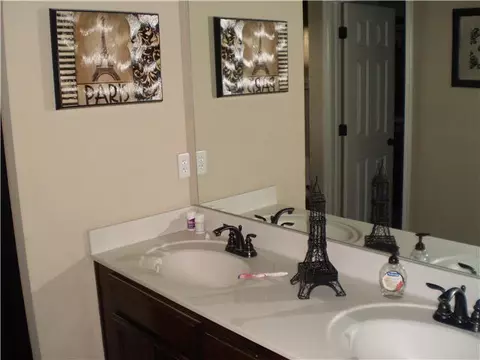 504 Manhattan Dr, Moore, OK 73160 photo 8