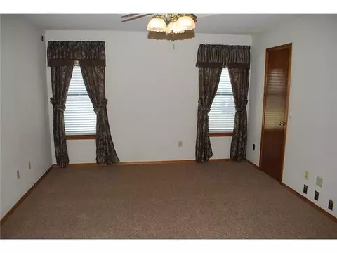 9304 Buttonwood Ave, Moore, OK 73160 photo 8