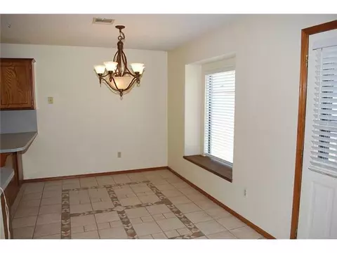 9304 Buttonwood Ave, Moore, OK 73160 photo 7