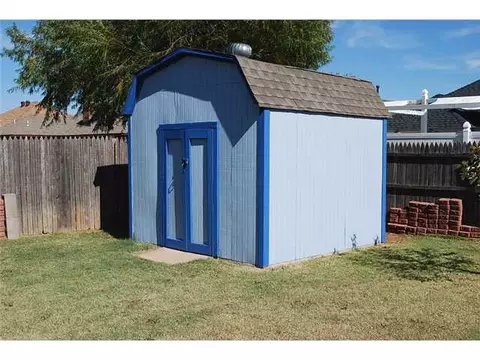 9304 Buttonwood Ave, Moore, OK 73160 photo 14
