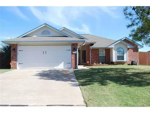 9304 Buttonwood Ave, Moore, OK 73160 photo 1