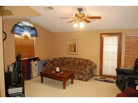 2109 Parkview Dr, Moore, OK 73170 photo 5