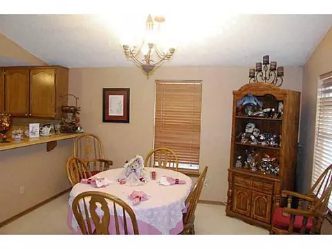 2109 Parkview Dr, Moore, OK 73170 photo 7