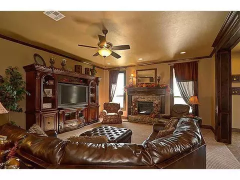 3860 Daniel Ct, Norman, OK 73072 photo 2
