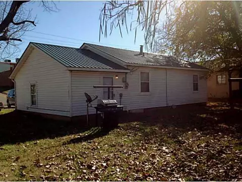 203 S 6th St, Mcloud, OK 74851 photo 2
