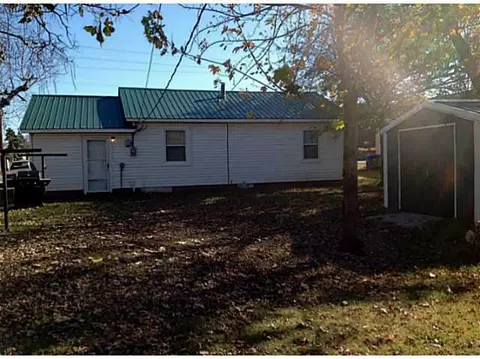 203 S 6th St, Mcloud, OK 74851 photo 3