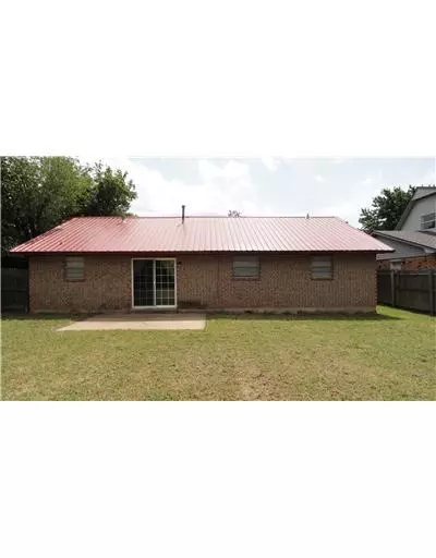 1213 Cavalier St, Moore, OK 73160 photo 6