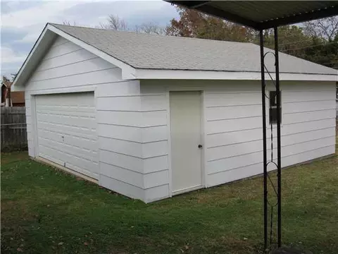 1018 Hampton Rd, Harrah, OK 73045 photo 9