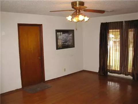1018 Hampton Rd, Harrah, OK 73045 photo 3
