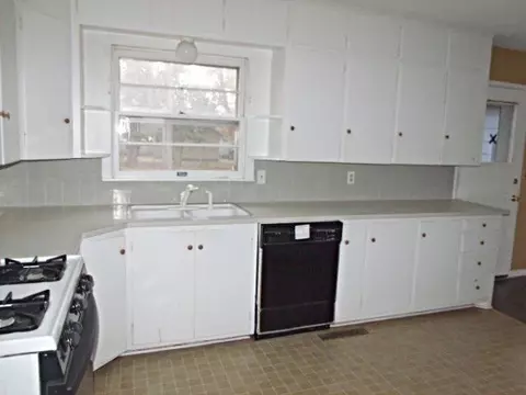 1411 N 7th St, Perry, OK 73077 photo 10
