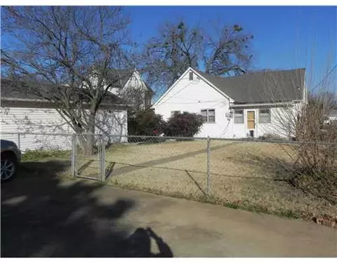 617 E Logan, Guthrie, OK 73044 photo 2