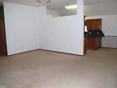 3804 Harmony Dr, Moore, OK 73160 photo 4