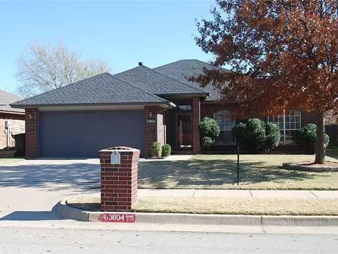 3804 Harmony Dr, Moore, OK 73160 photo 1