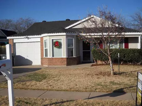 1029 Pinecrest St, Norman, OK 73071 photo 1