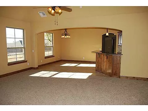 2801 Brookstone Ct, Moore, OK 73160 photo 3