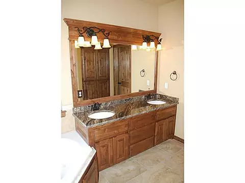 2801 Brookstone Ct, Moore, OK 73160 photo 12