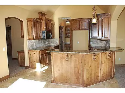 2801 Brookstone Ct, Moore, OK 73160 photo 4