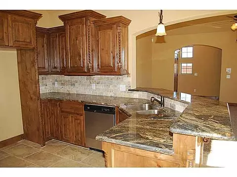 2801 Brookstone Ct, Moore, OK 73160 photo 6