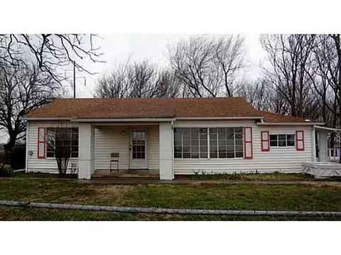 1007 N Richland Rd, Tuttle, OK 73089 photo 1