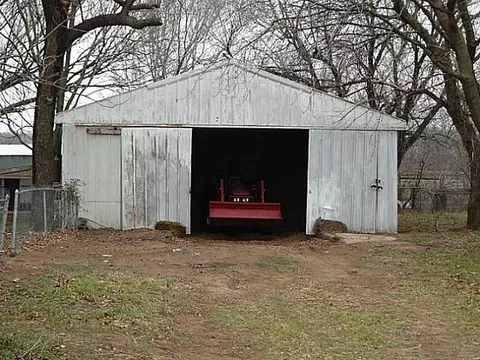 1007 N Richland Rd, Tuttle, OK 73089 photo 4