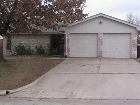 216 E Beech Ave, Yukon, OK 73099 photo 1