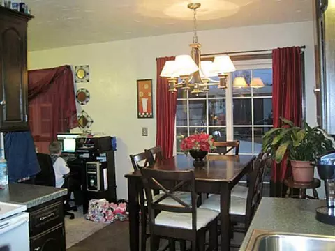 216 E Beech Ave, Yukon, OK 73099 photo 9