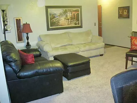 216 E Beech Ave, Yukon, OK 73099 photo 4