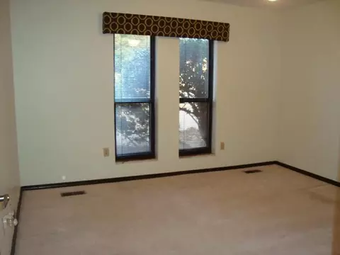 923 E Mockingbird Dr, Guthrie, OK 73044 photo 12
