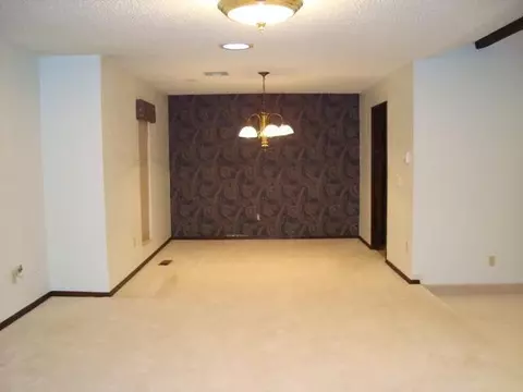 923 E Mockingbird Dr, Guthrie, OK 73044 photo 3