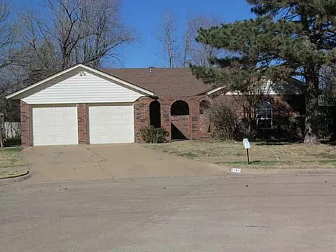 1141 NW 7th St, Moore, OK 73170 photo 1