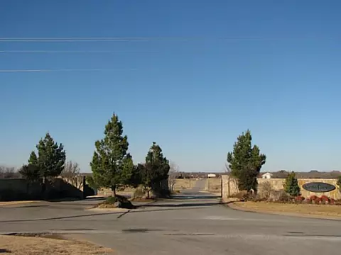 4611 Pikeys Trl, Tuttle, OK photo 2