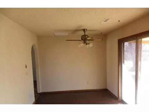 712 Camelot, Moore, OK 73160 photo 6