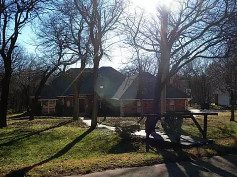 3430 Everett Dr, Edmond, OK 73013 photo 1