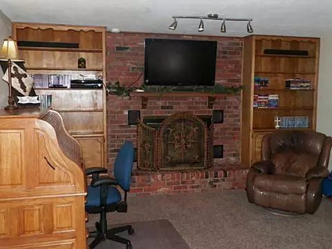 601 SW 2nd St, Tuttle, OK 73089 photo 2