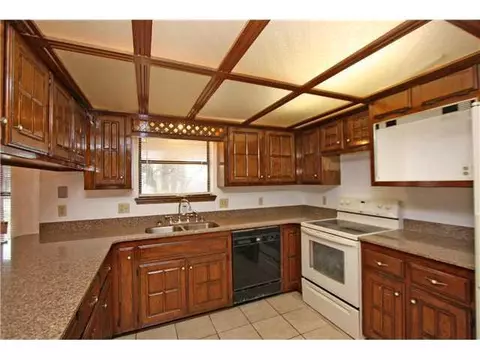 112 Cedar Springs Dr, Tuttle, OK 73089 photo 8