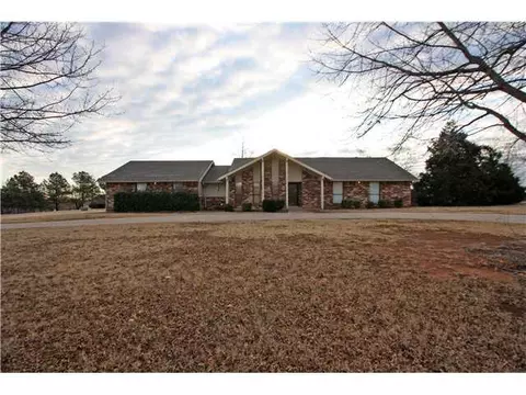 112 Cedar Springs Dr, Tuttle, OK 73089 photo 1