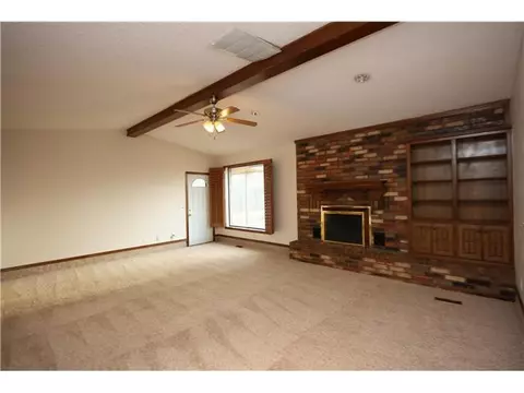 112 Cedar Springs Dr, Tuttle, OK 73089 photo 3