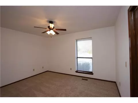 112 Cedar Springs Dr, Tuttle, OK 73089 photo 16