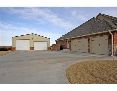 3615 Blue Stem Dr, Tuttle, OK 73089 photo 2
