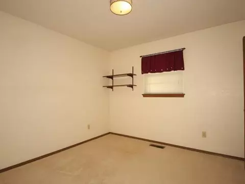 3840 N Riverside Dr, Bethany, OK 73008 photo 8