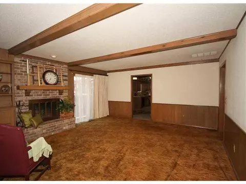 3840 N Riverside Dr, Bethany, OK 73008 photo 3