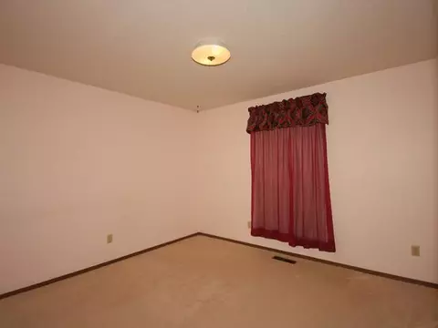 3840 N Riverside Dr, Bethany, OK 73008 photo 10