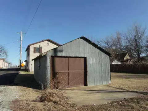 115 S Main St, Mcloud, OK 74851 photo 17