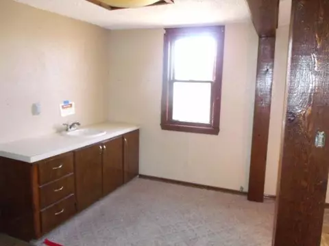 115 S Main St, Mcloud, OK 74851 photo 10
