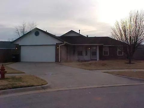 1901 Bluegrass Ct, Moore, OK 73160 photo 1