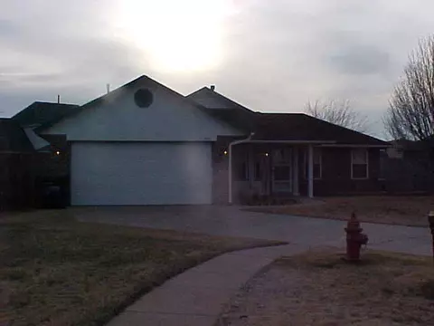 1901 Bluegrass Ct, Moore, OK 73160 photo 11