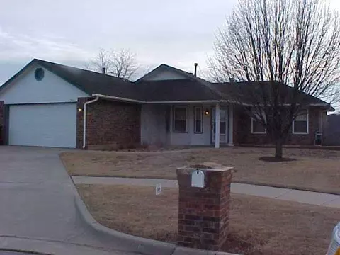 1901 Bluegrass Ct, Moore, OK 73160 photo 10